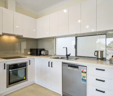 “Quality Furnished Unit in Sought After Melville Location!!” - Photo 2