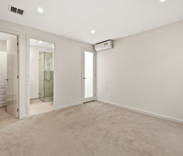 3/10 Strabane Avenue, Mont Albert North VIC 3129 - Townhouse For Re... - Photo 2