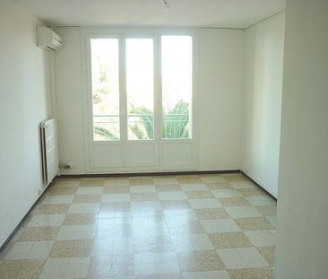 T3, Nîmes Capouchiné, 53m², 565€ H.C - Photo 2