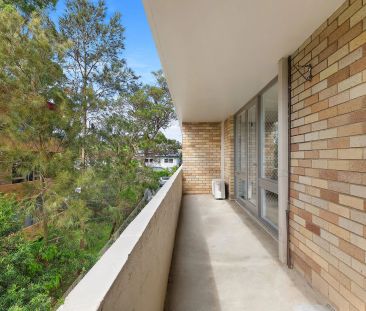 Rennovated Apartment In Tranquil Address - Photo 1