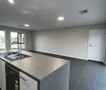 4 Forrest Lane, - Photo 4