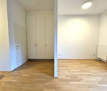 Luftiges Raumgefühl dank 3 Meter hohen Decken - Hofseitig mit Terrasse - Foto 4