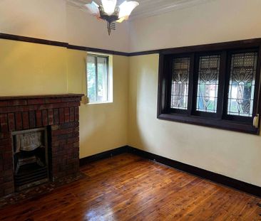 Earlwood - Photo 2