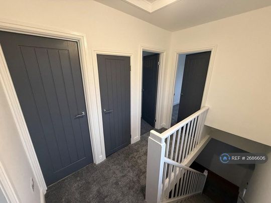 3 bedroom semi-detached house to rent - Photo 1