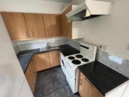 Studio to rent - Photo 3