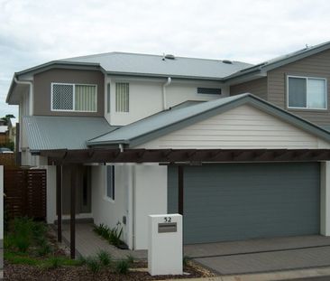 Beautiful 3 bedroom townhouse with DLUG - Photo 6