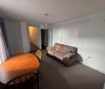 2 bedroom ground floor flat to rent - Photo 5