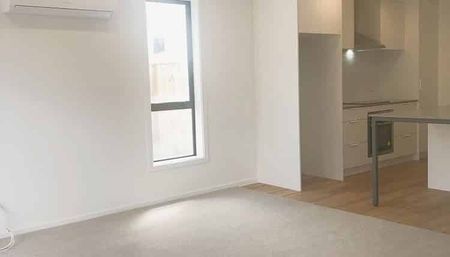 New 2xbdrooms, 2.5xbathrooms townhouse - Photo 5