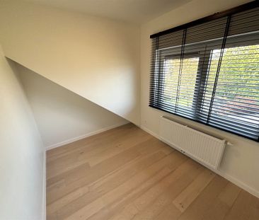 Prachtig 2-slaapkamer appartement en autostaanplaats en fietsenberging - Photo 2