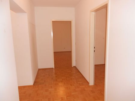 **Ab sofort** Sonnige 3-Zimmer Wohnung mit Dachterrasse in der Volksfeststrasse 34 - Top 13 - Foto 2