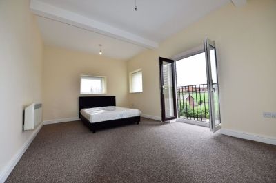 2 bedroom Flat in Flat 6, Leeds - Photo 5