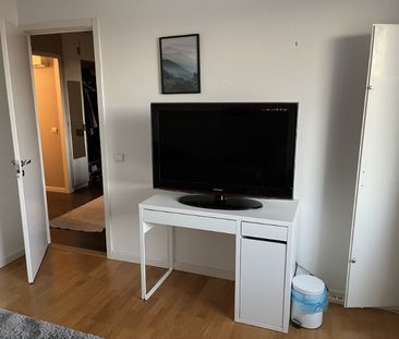 Ljust och välplanerat rum i lugna Vendelsö! Delat boende med bra ko... - Foto 5