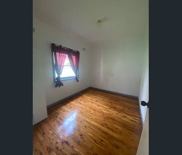 Updated 3 bedroom home! - Photo 4