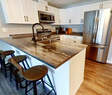 500-508 - 5021 49th Residential - 1 - Furnished - Photo 1