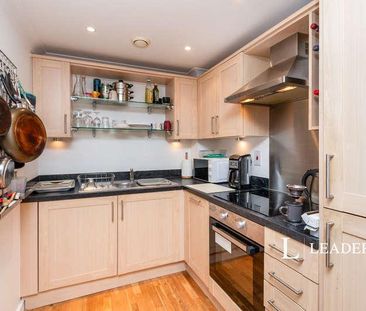 Maybury Mews, GU21 - Photo 5