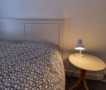 4 bedroom terraced house to rent - Photo 2