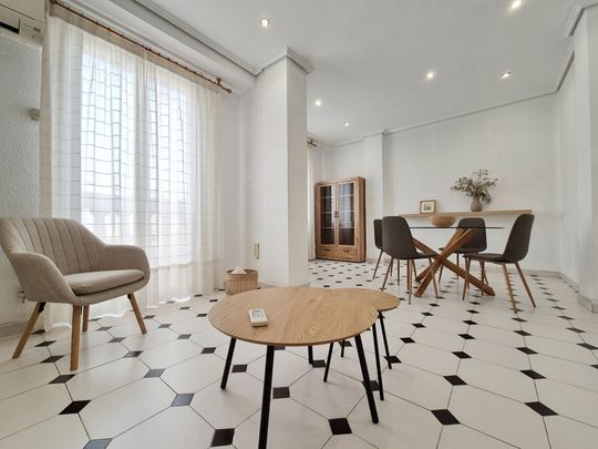 Piso de alquiler en Avinguda del Regne de València, Russafa - Photo 1