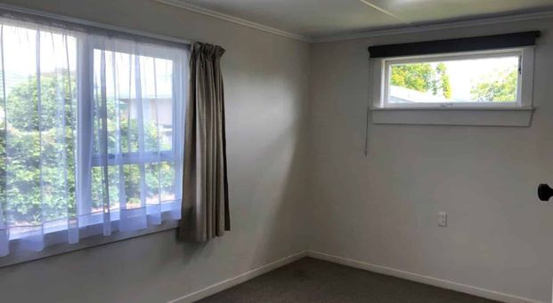 Tidy family home - Photo 1