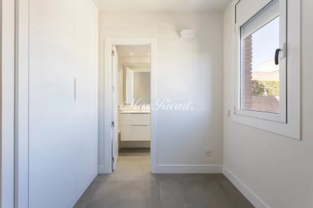 A estrenar, totalmente exterior en Tres Torres - Photo 5