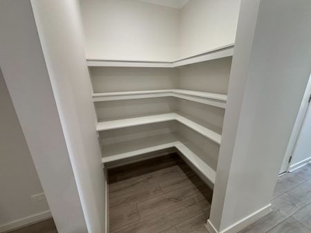 Gorgeous Family Living for Rent! - Photo 4