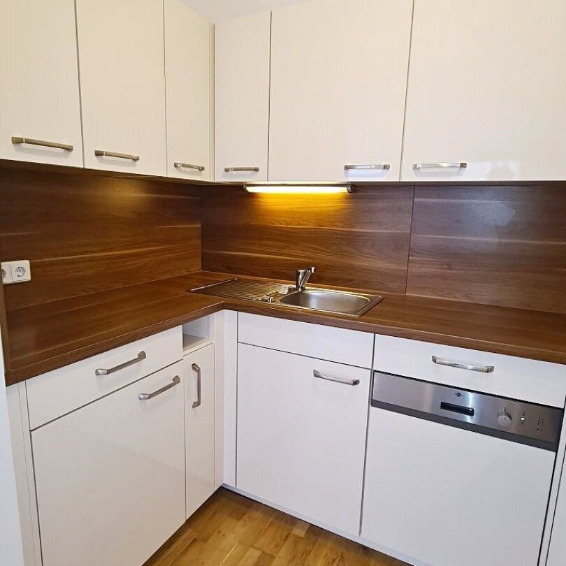 MOSSBACHERGASSE, sonnige 63 m² Neubau mit 12 m² Loggia/Terrasse, Wohnküche, 1 Zimmer, Wannenbad, Parketten, 3. Liftstock - Foto 1