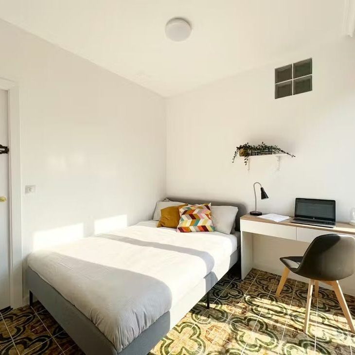 Calle del Dos de Mayo, Madrid, Community of Madrid 28004 - Foto 1