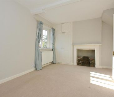 2 bedroom cottage to rent - Photo 2