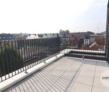 GESCHILDERDE PENTHOUSE IN HARTJE HASSELT MET 1 SLK + 2 TERRASSEN & ... - Photo 2