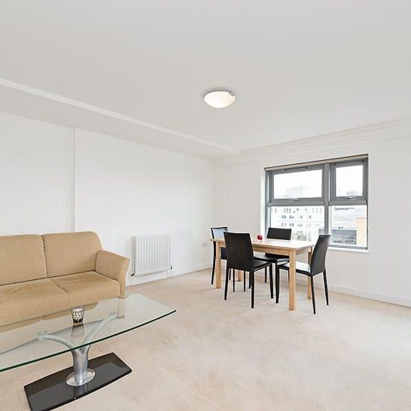 A smartly presented one bedroom apartment with a private balcony in the heart of Pimlico, SW1. - Photo 1