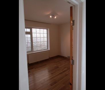 2 Bed Bungalow, Macdonald Road, N11 - Photo 4