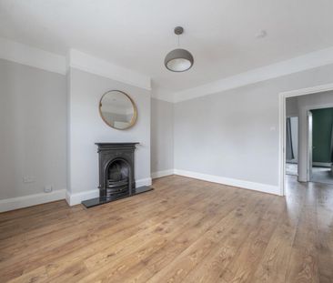 2 bedroom Flat To Let Total Size: 631 SQ FT - Photo 2