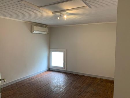 Location Maison 2 pièces 39m² SAUVETERRE DE GUYENNE 33540 - Photo 5