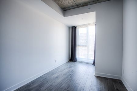 Condo for rent, Montréal (Saint-Laurent) - Photo 2