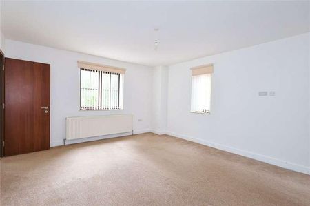 Orchard Drive, Horsell, Woking, Surrey, GU21 - Photo 4