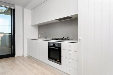 Light-filled sanctuary for a brilliant bayside lifestyle – FULLY FURNISHED and open for an offer - Photo 3