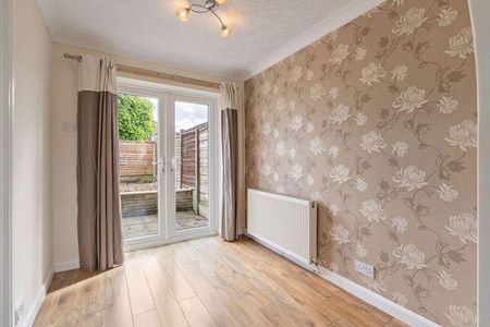 2 bedroom semi-detached house to rent - Photo 3