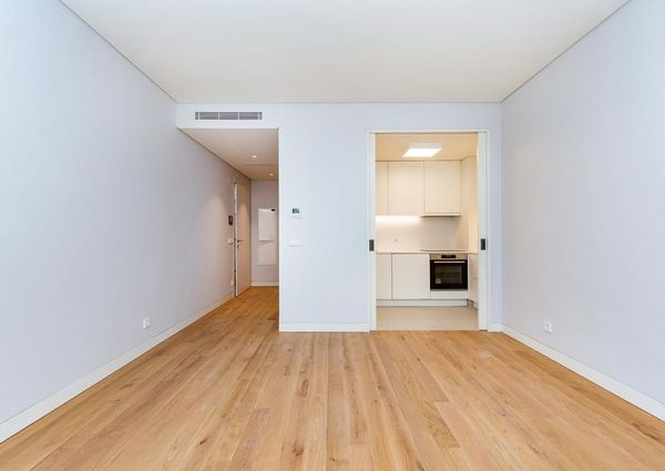 2 Bedroom Apartment with a view, Largo do Rato, Lisboa