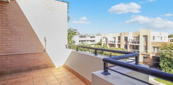 Oversized Two Bedroom Apartment In The Heart Of Westmead - Photo 2