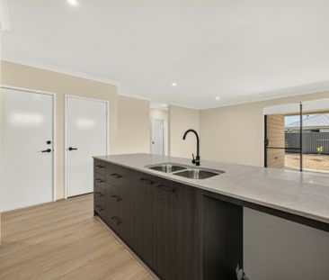 Airconditioned Four-Bedroom Brand New Home! - Photo 5