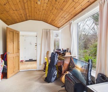 2 bedroom semi-detached house to rent - Photo 3