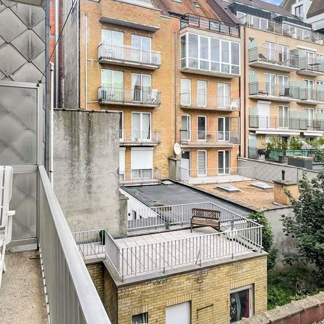 Appartement te huur in Knokke voor € 1.065 met 2 slaapkamers - Photo 1