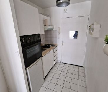 A LOUER AU CENTRE VILLE - STUDIO MEUBLE 18.61M² - Photo 3