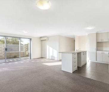 Modern Comfort and Convenience in Huntingdale - Photo 2