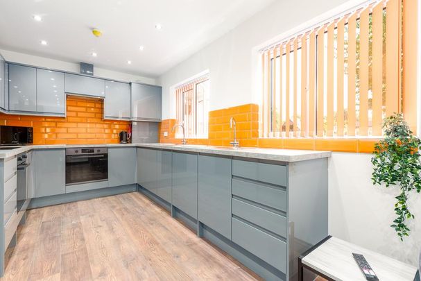 1 bedroom in a house share to rent - Photo 1