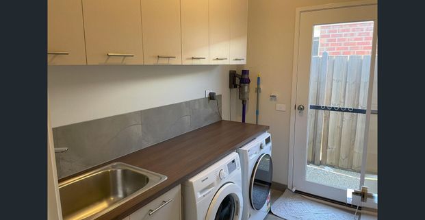 Large family home in the heart of Mount Duneed. - Photo 1