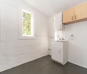 2-Bedroom Home Near Wellington Airport - Photo 2