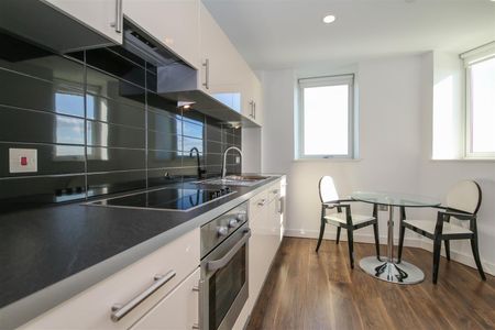 2 Bedroom Apartment To Rent - Photo 2