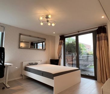 3 Bed Flat, Charford Road, E16 - Photo 1