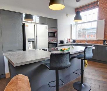 Trinity Lane, Beverley, HU17 - Photo 2