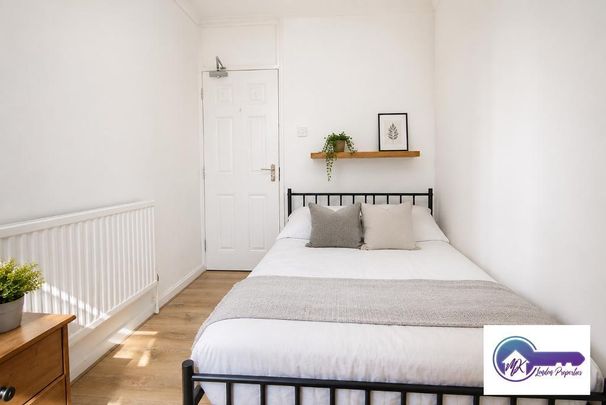 1 Bedroom Room in Flat Share To Rent - Photo 1